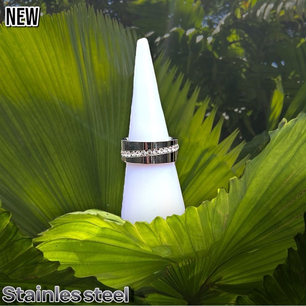 New Stainless Steel 316L Ring w/ Row of AAA Crystal Wedding Ring Jewelry